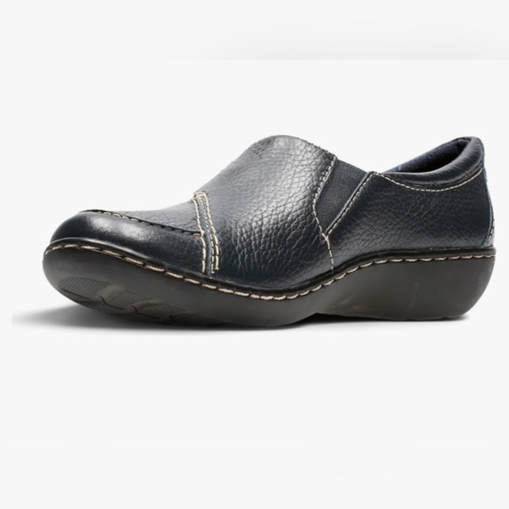 Clarks Ashland Alpine Black Button Bendable Leather Women’s Loafer 7M